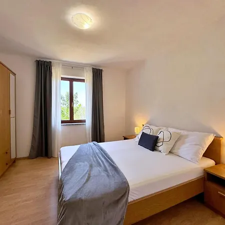 Apartmán Dunato I- By Interhome Šilo