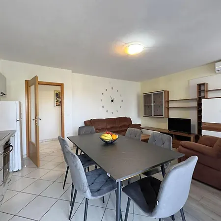 Apartmán Dunato I- By Interhome Šilo