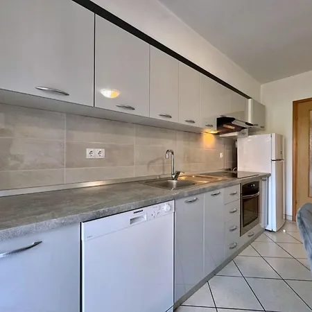 Dunato I- By Interhome * Šilo