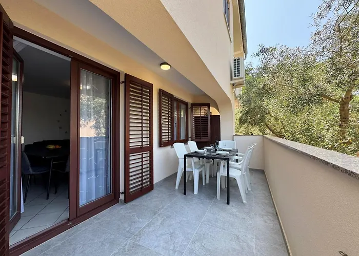 Apartmán Dunato I- By Interhome Šilo